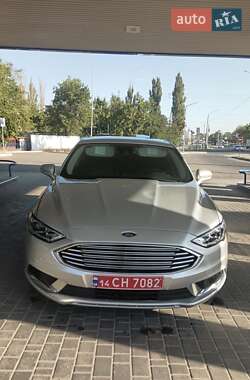 Седан Ford Fusion 2017 в 