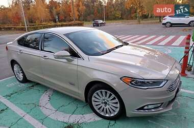 Седан Ford Fusion 2016 в 