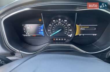 Седан Ford Fusion 2016 в 