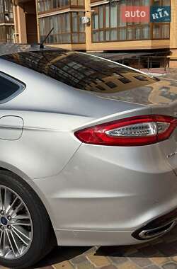 Седан Ford Fusion 2014 в 