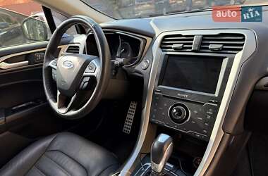 Седан Ford Fusion 2014 в 