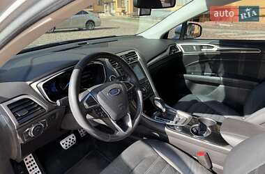 Седан Ford Fusion 2014 в 