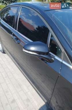 Седан Ford Fusion 2016 в 