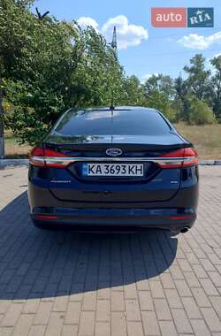 Седан Ford Fusion 2016 в 