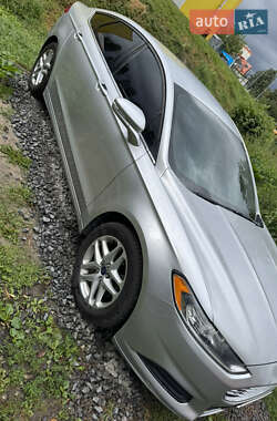 Седан Ford Fusion 2014 в 