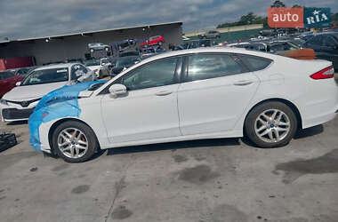 Седан Ford Fusion 2016 в 