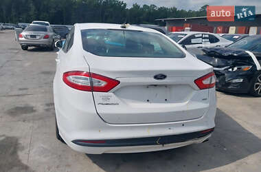 Седан Ford Fusion 2016 в 