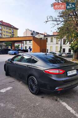 Седан Ford Fusion 2013 в 