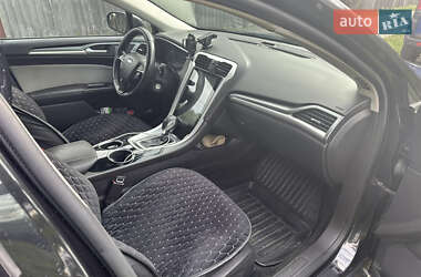 Седан Ford Fusion 2013 в 