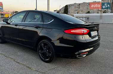 Седан Ford Fusion 2015 в 
