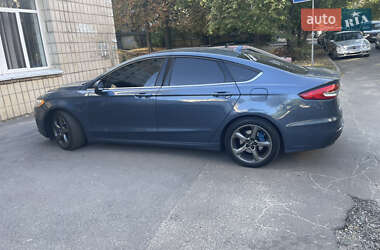 Седан Ford Fusion 2018 в 