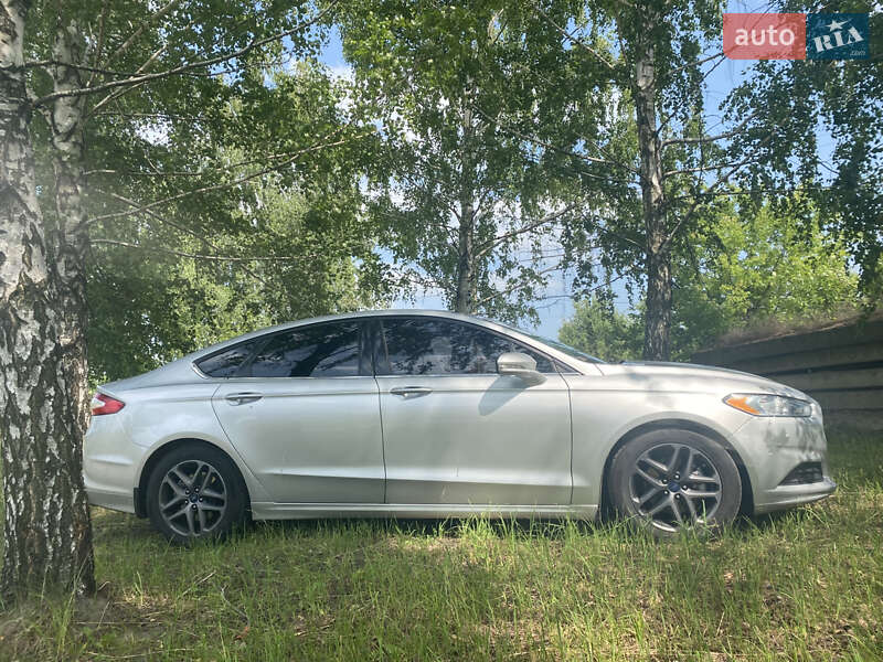 Седан Ford Fusion 2015 в Києві