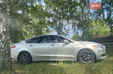Седан Ford Fusion 2015 в 