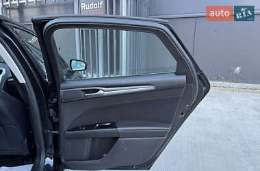 Седан Ford Fusion 2014 в 