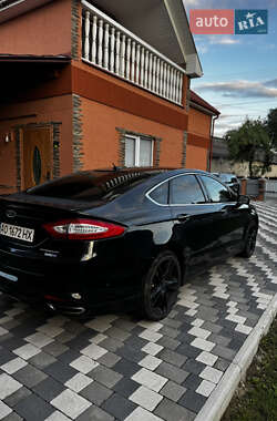 Седан Ford Fusion 2014 в 