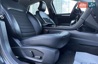 Седан Ford Fusion 2014 в 