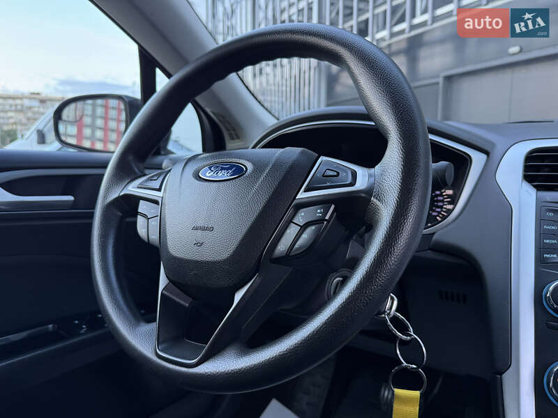 Седан Ford Fusion 2014 в Києві