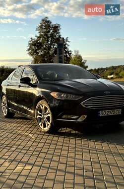 Седан Ford Fusion 2016 в 