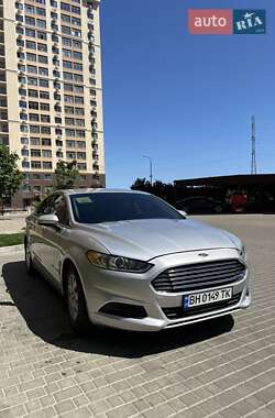 Седан Ford Fusion 2013 в 