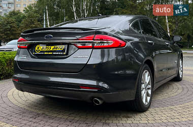 Седан Ford Fusion 2016 в 