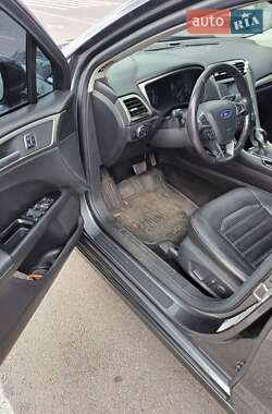 Седан Ford Fusion 2015 в 