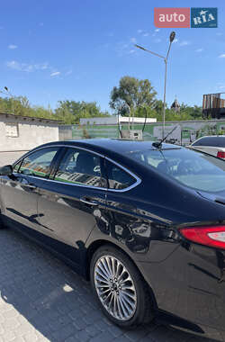 Седан Ford Fusion 2012 в 