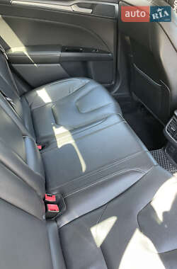 Седан Ford Fusion 2012 в 