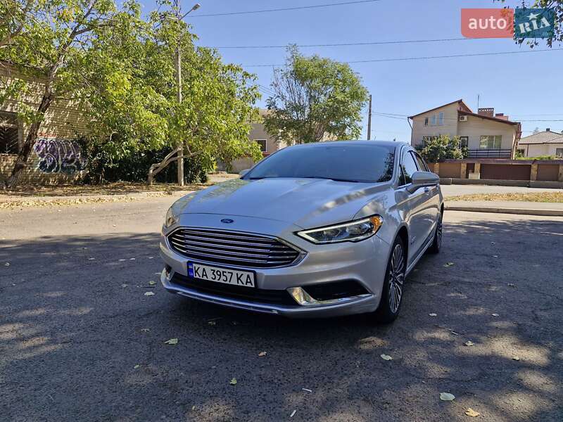 Седан Ford Fusion 2018 в 