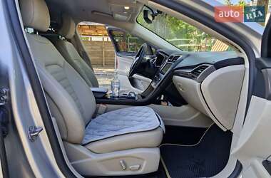 Седан Ford Fusion 2018 в 