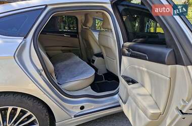 Седан Ford Fusion 2018 в 