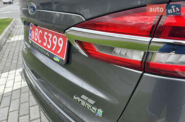 Седан Ford Fusion 2019 в 