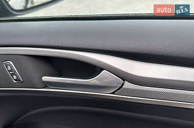 Седан Ford Fusion 2019 в 