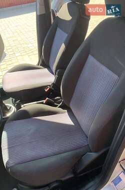 Хэтчбек Ford Fusion 2008 в 