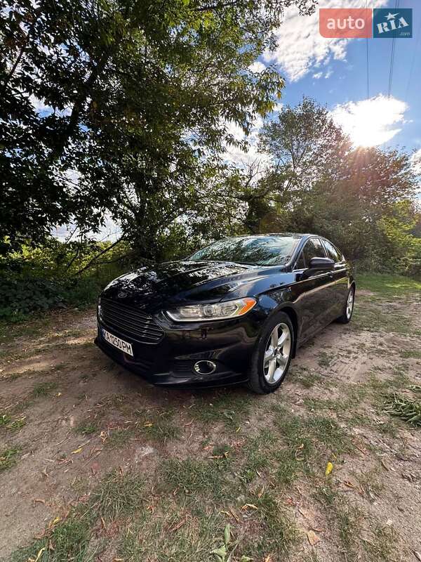 Седан Ford Fusion 2016 в 