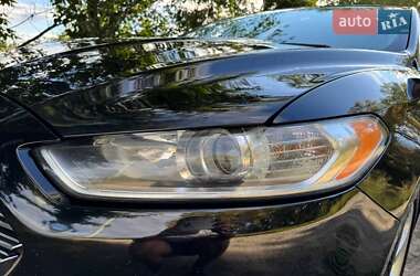 Седан Ford Fusion 2016 в 