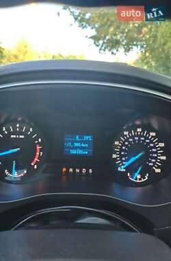 Седан Ford Fusion 2016 в 
