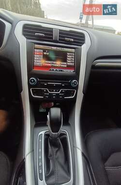 Седан Ford Fusion 2014 в 