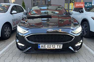 Седан Ford Fusion 2017 в 