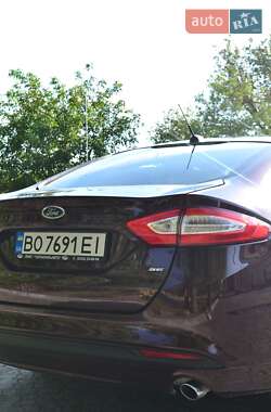 Седан Ford Fusion 2013 в 