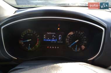 Седан Ford Fusion 2013 в 