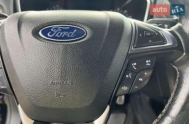 Седан Ford Fusion 2017 в 