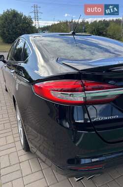 Седан Ford Fusion 2017 в 