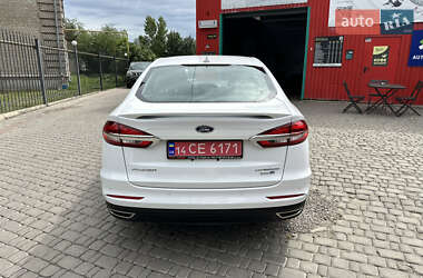 Седан Ford Fusion 2020 в 