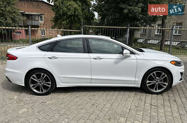 Седан Ford Fusion 2020 в 