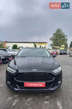 Седан Ford Fusion 2015 в 