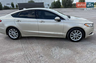 Седан Ford Fusion 2017 в 