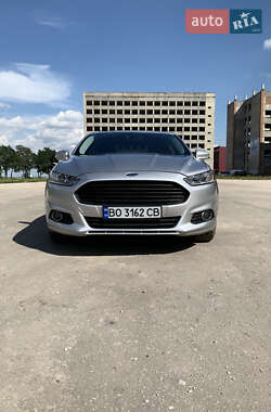 Седан Ford Fusion 2012 в 