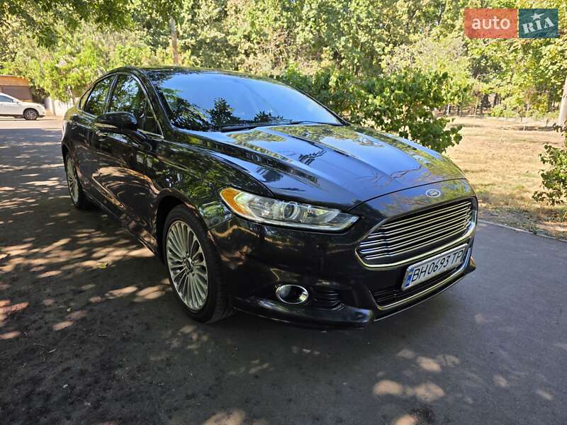 Седан Ford Fusion 2015 в 