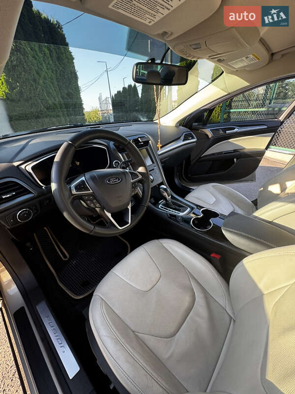 Седан Ford Fusion 2014 в Львове