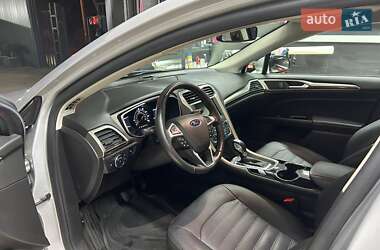 Седан Ford Fusion 2015 в 